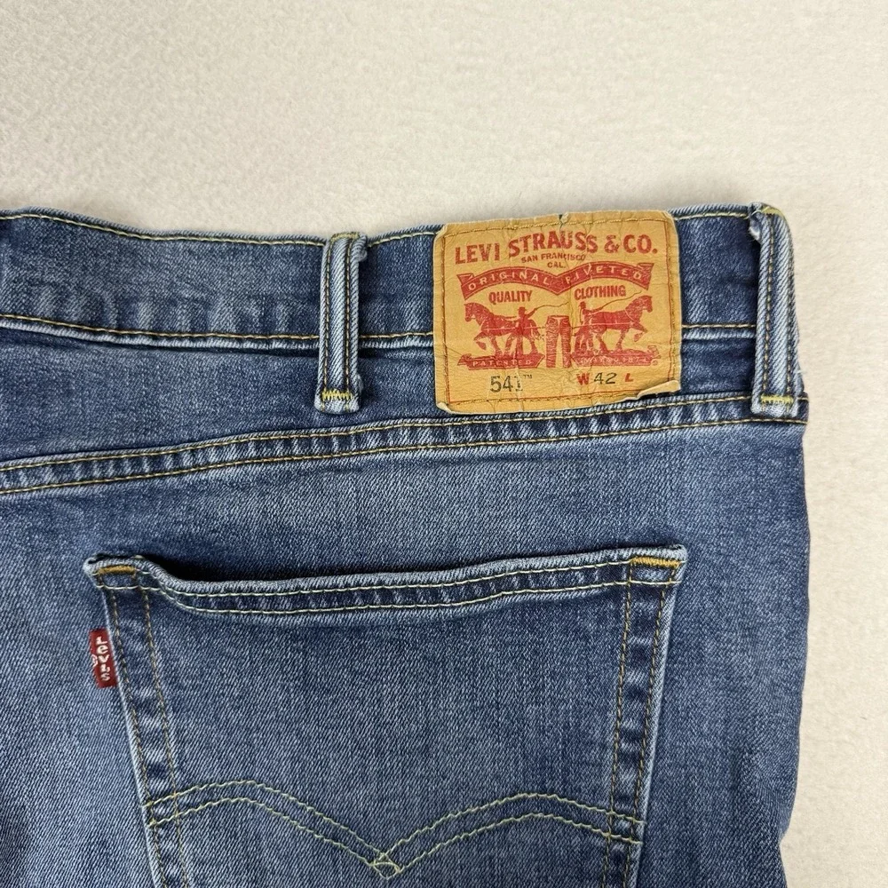 Levi's 541 Athletic Fit Denim Shorts Mens Size W42 Medium Wash Blue Jorts
